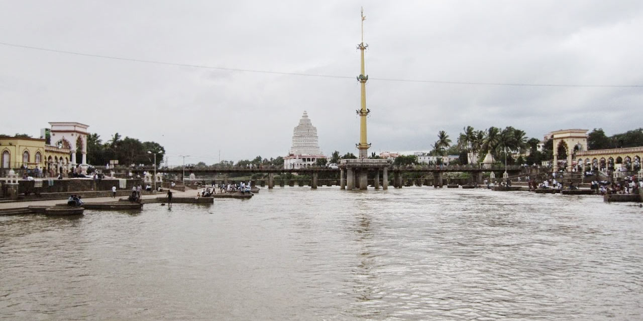 Shree Sant Dnyaneshwar Maharaj Samadhi Mandir, Pune Tourist Attraction