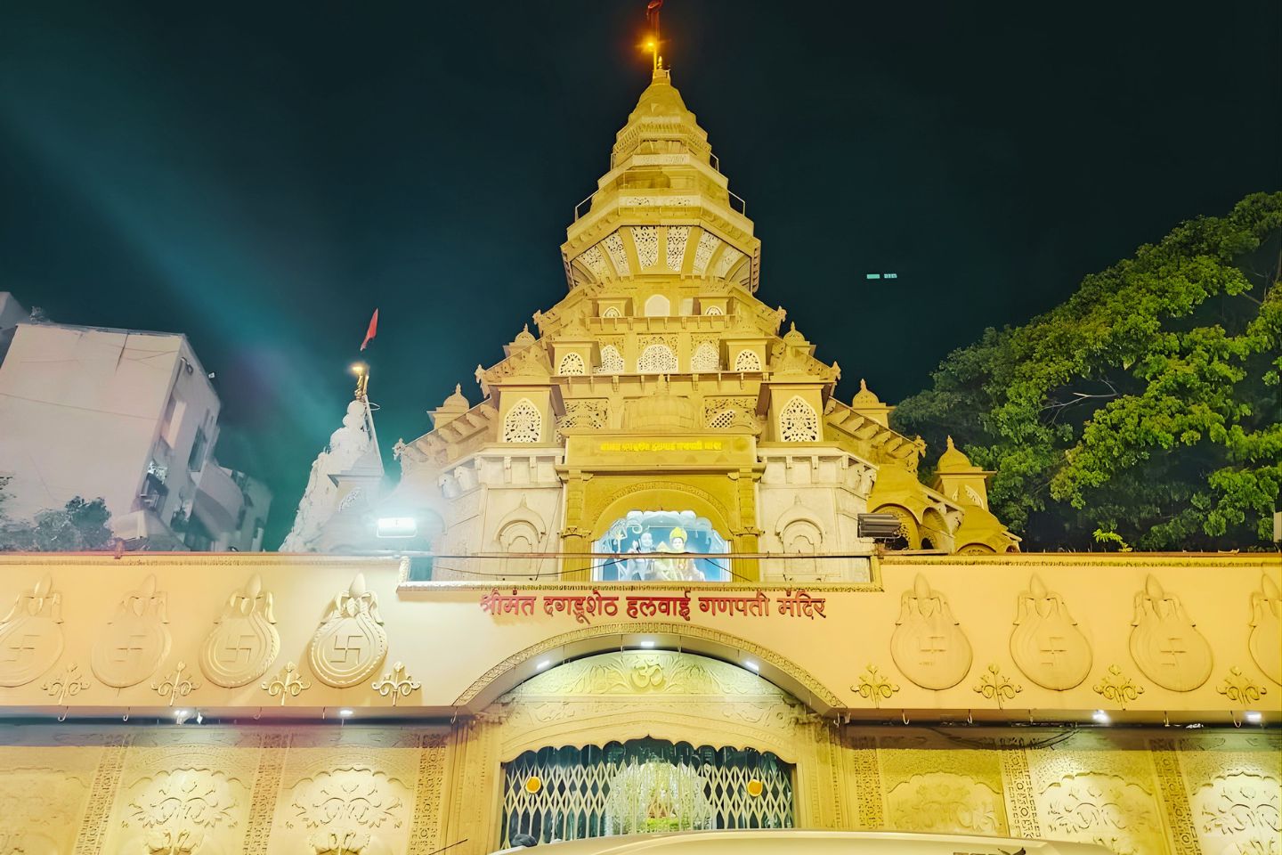 Shreemant Dagdusheth Halwai Ganapati Temple, Pune